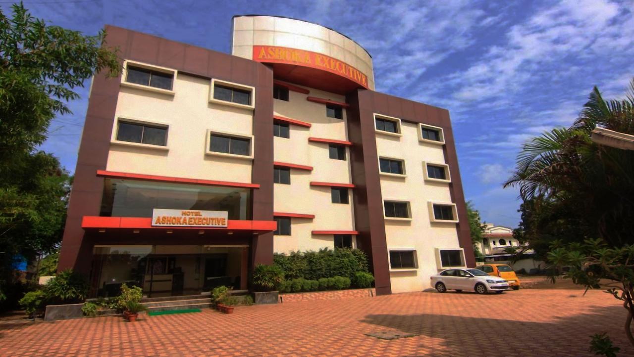 Hotel Ashoka Executive Shirdi Exterior photo